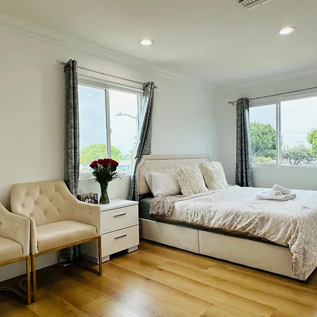 Contemporary Private Room 7